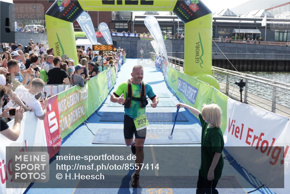 10.08.2025 - GEWOBA Citytriathlon Bremen H.Heesch http://msf.ph/oto/8557414 10.08.2025 15:36:20 Ziel 207 meine-sportfotos.de
