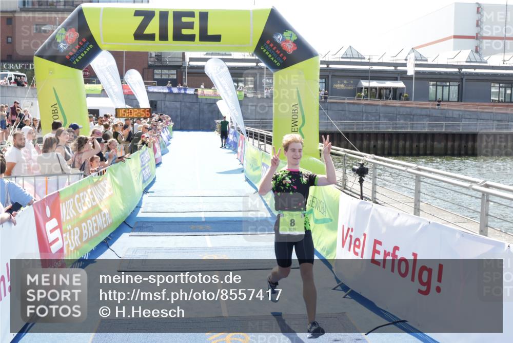10.08.2025 - GEWOBA Citytriathlon Bremen H.Heesch http://msf.ph/oto/8557417 10.08.2025 15:02:59 Ziel 8 meine-sportfotos.de