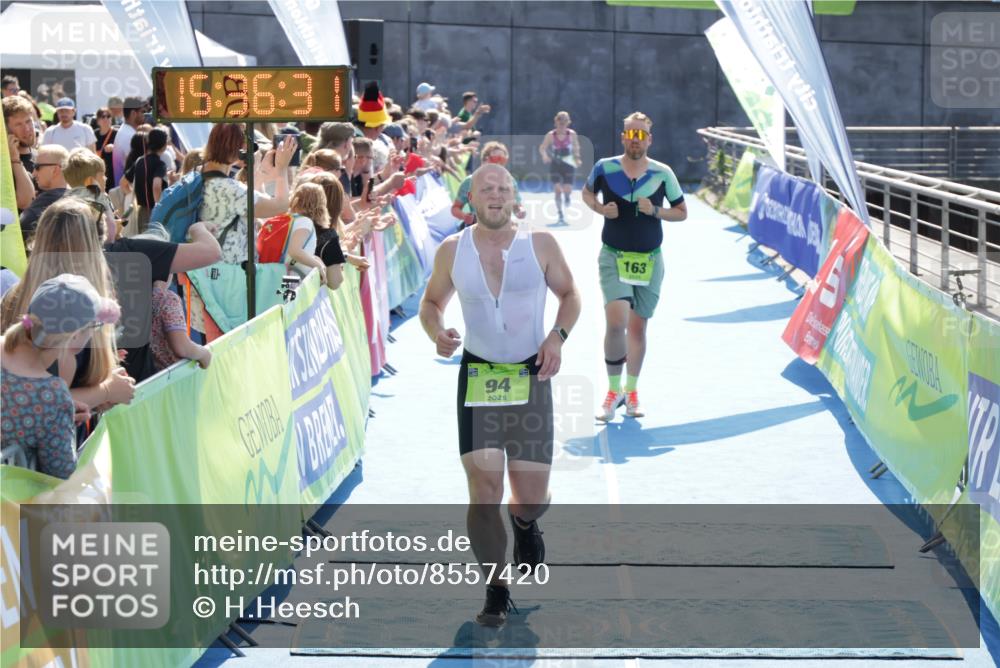 10.08.2025 - GEWOBA Citytriathlon Bremen H.Heesch http://msf.ph/oto/8557420 10.08.2025 15:36:35 Ziel 94, 163, 520 meine-sportfotos.de