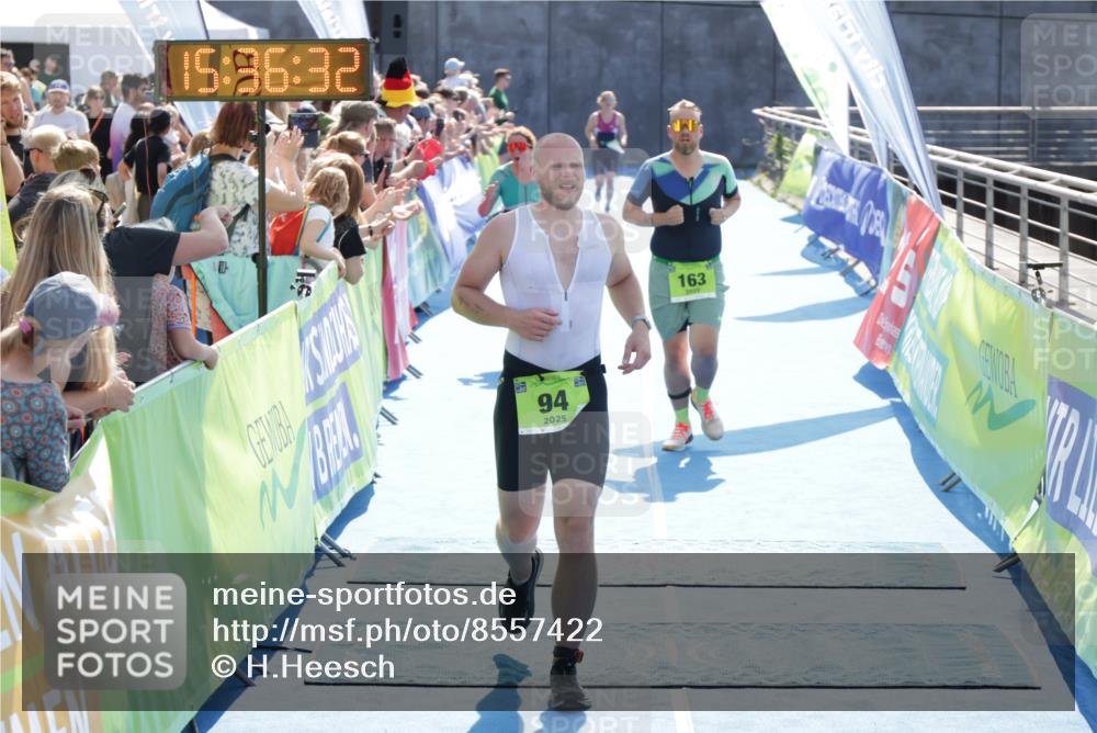 10.08.2025 - GEWOBA Citytriathlon Bremen H.Heesch http://msf.ph/oto/8557422 10.08.2025 15:36:36 Ziel 94, 163, 520 meine-sportfotos.de