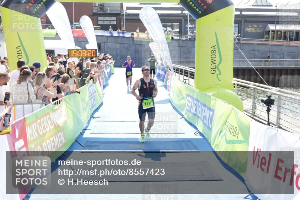 10.08.2025 - GEWOBA Citytriathlon Bremen H.Heesch http://msf.ph/oto/8557423 10.08.2025 15:03:24 Ziel 70, 112 meine-sportfotos.de