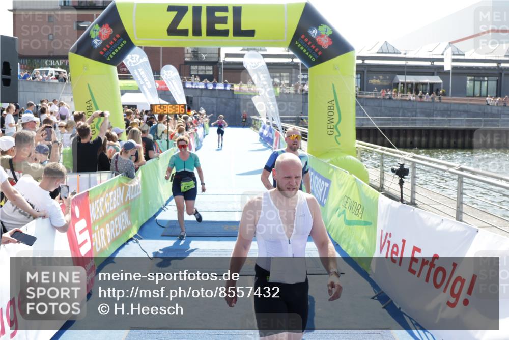 10.08.2025 - GEWOBA Citytriathlon Bremen H.Heesch http://msf.ph/oto/8557432 10.08.2025 15:36:40 Ziel 94, 163, 496, 520 meine-sportfotos.de