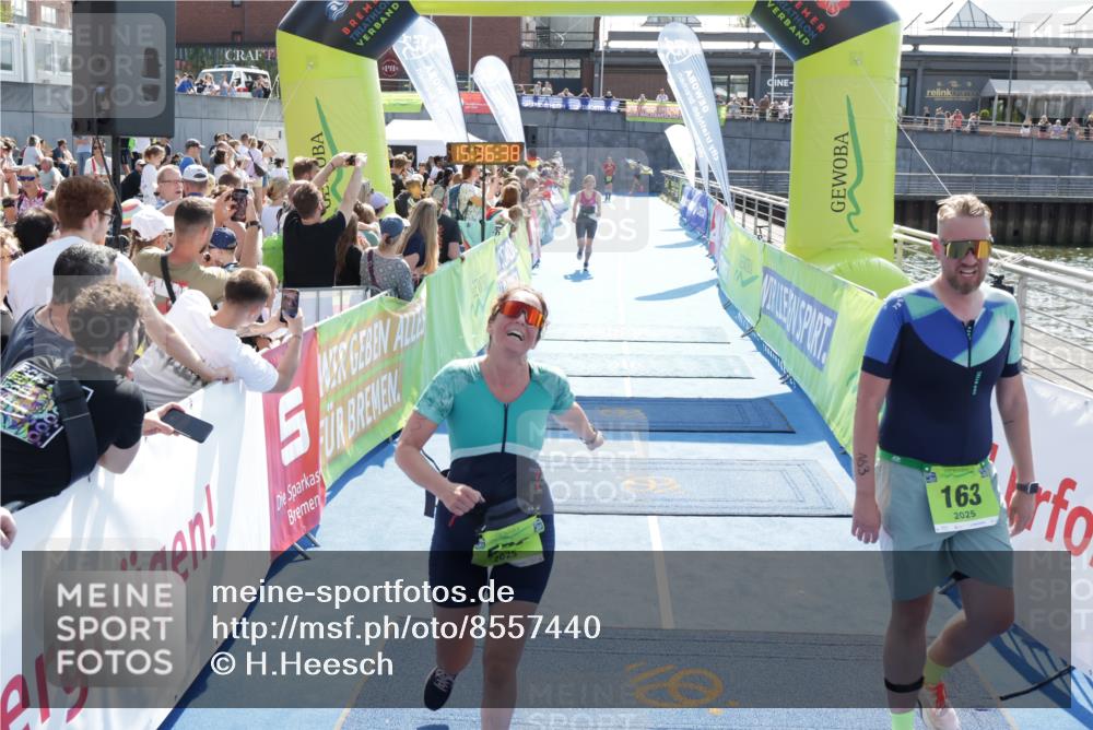 10.08.2025 - GEWOBA Citytriathlon Bremen H.Heesch http://msf.ph/oto/8557440 10.08.2025 15:36:42 Ziel 94, 496, 520 meine-sportfotos.de