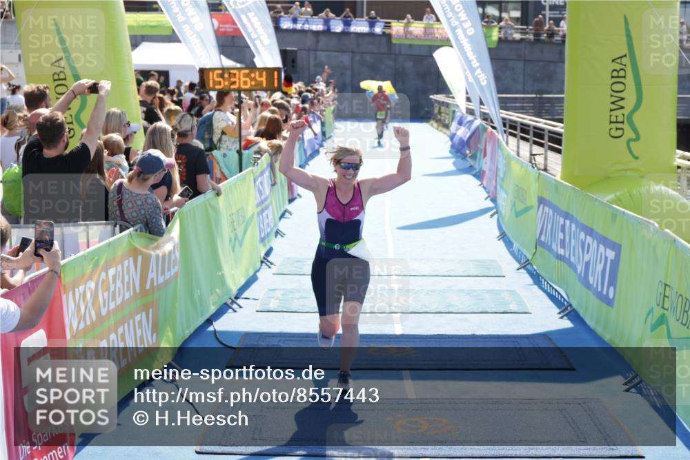 10.08.2025 - GEWOBA Citytriathlon Bremen H.Heesch http://msf.ph/oto/8557443 10.08.2025 15:36:45 Ziel 496, 520 meine-sportfotos.de