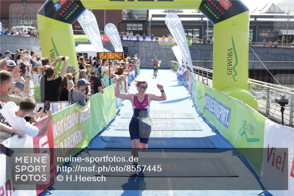 10.08.2025 - GEWOBA Citytriathlon Bremen H.Heesch http://msf.ph/oto/8557445 10.08.2025 15:36:46 Ziel 496, 520 meine-sportfotos.de