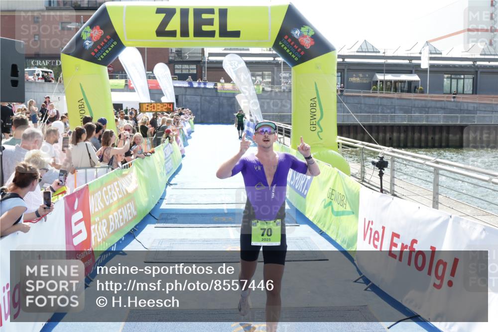 10.08.2025 - GEWOBA Citytriathlon Bremen H.Heesch http://msf.ph/oto/8557446 10.08.2025 15:03:28 Ziel 70, 112 meine-sportfotos.de