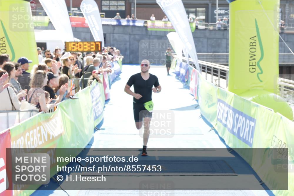 10.08.2025 - GEWOBA Citytriathlon Bremen H.Heesch http://msf.ph/oto/8557453 10.08.2025 15:03:41 Ziel 85 meine-sportfotos.de