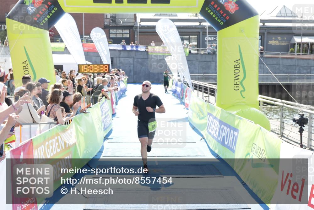 10.08.2025 - GEWOBA Citytriathlon Bremen H.Heesch http://msf.ph/oto/8557454 10.08.2025 15:03:41 Ziel 85 meine-sportfotos.de