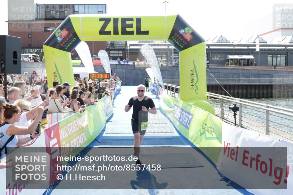 10.08.2025 - GEWOBA Citytriathlon Bremen H.Heesch http://msf.ph/oto/8557458 10.08.2025 15:03:42 Ziel 85 meine-sportfotos.de