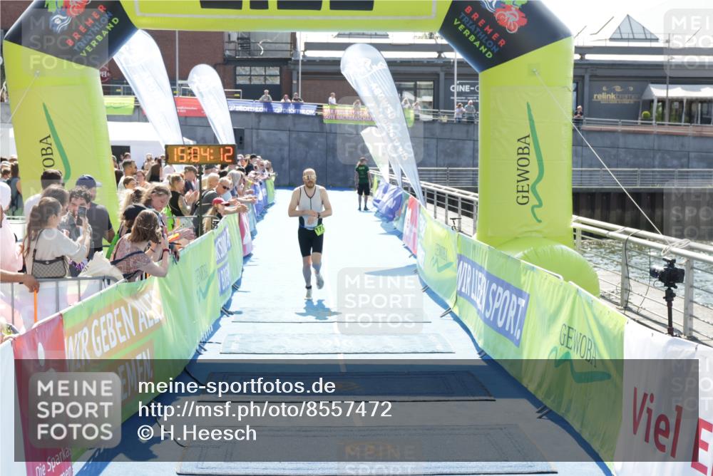 10.08.2025 - GEWOBA Citytriathlon Bremen H.Heesch http://msf.ph/oto/8557472 10.08.2025 15:04:16 Ziel 171 meine-sportfotos.de