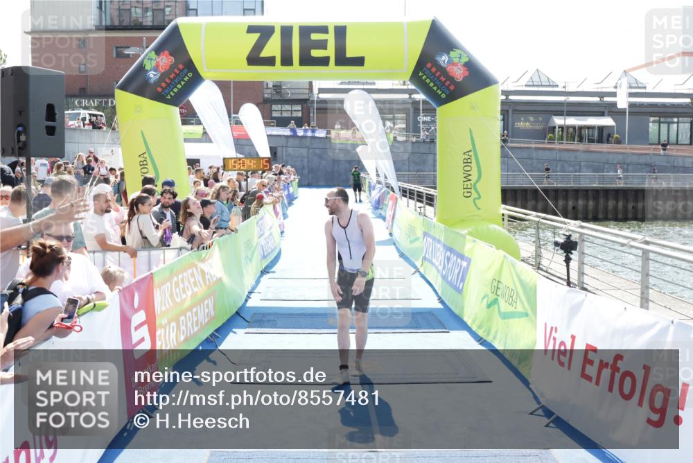 10.08.2025 - GEWOBA Citytriathlon Bremen H.Heesch http://msf.ph/oto/8557481 10.08.2025 15:04:19 Ziel 171 meine-sportfotos.de