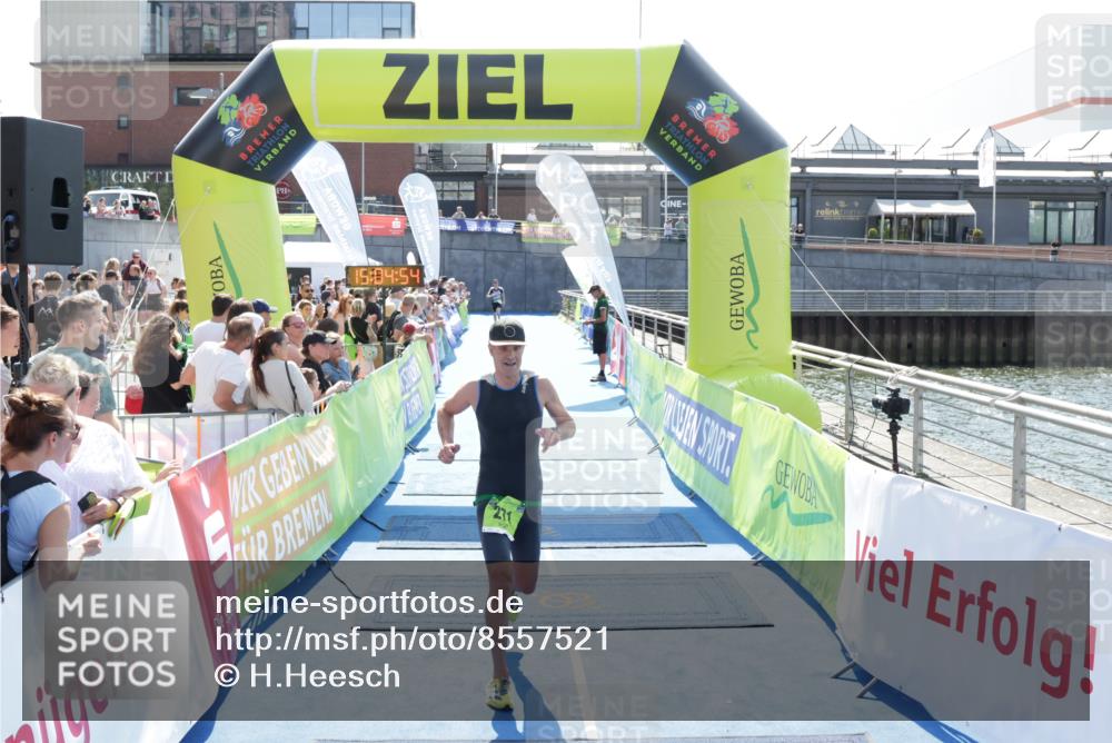10.08.2025 - GEWOBA Citytriathlon Bremen H.Heesch http://msf.ph/oto/8557521 10.08.2025 15:04:58 Ziel 95, 271 meine-sportfotos.de