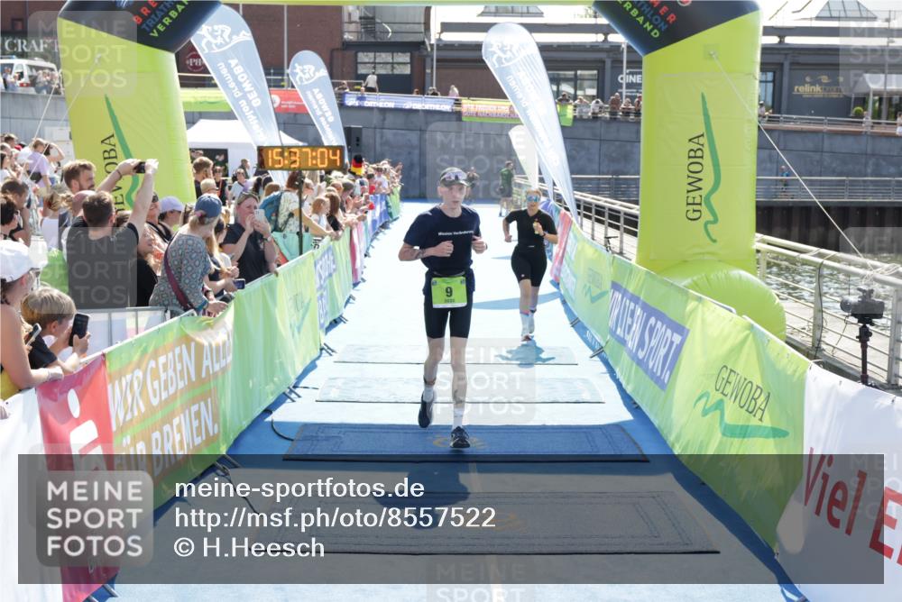 10.08.2025 - GEWOBA Citytriathlon Bremen H.Heesch http://msf.ph/oto/8557522 10.08.2025 15:37:08 Ziel 9, 220, 359 meine-sportfotos.de