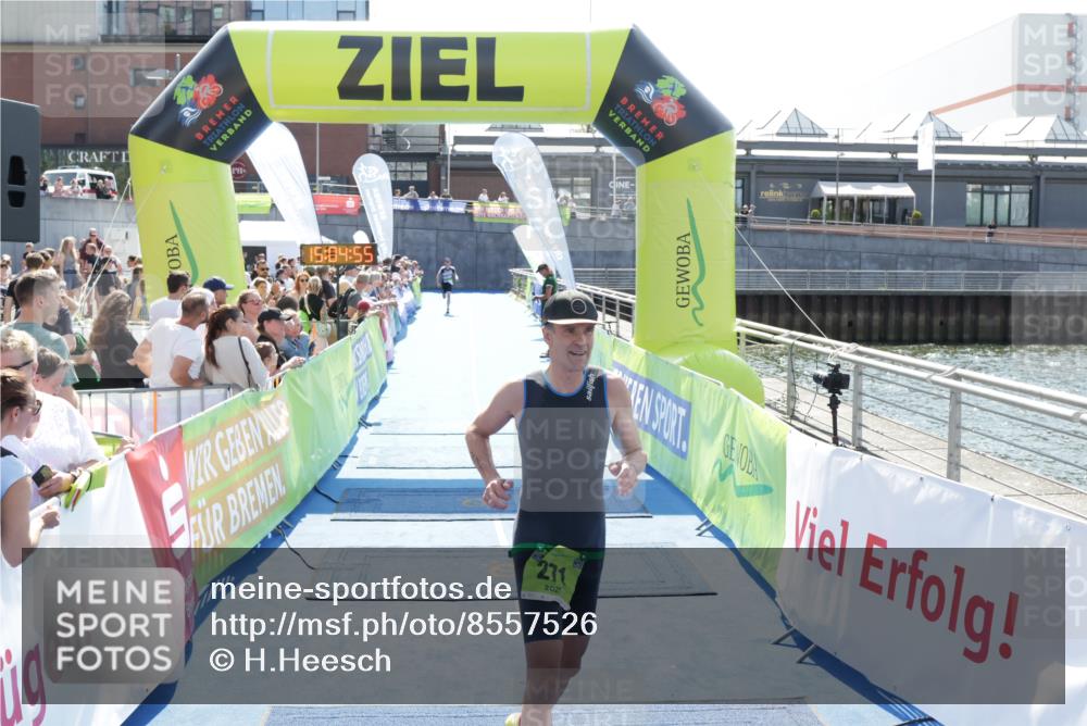 10.08.2025 - GEWOBA Citytriathlon Bremen H.Heesch http://msf.ph/oto/8557526 10.08.2025 15:04:58 Ziel 95, 271 meine-sportfotos.de