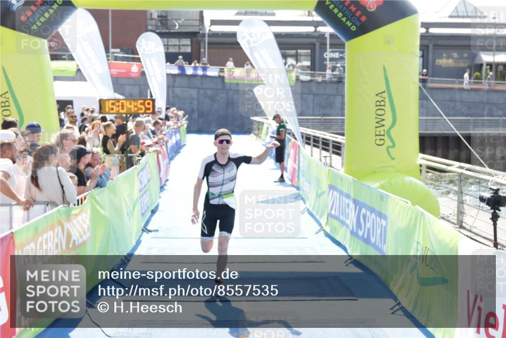 10.08.2025 - GEWOBA Citytriathlon Bremen H.Heesch http://msf.ph/oto/8557535 10.08.2025 15:05:03 Ziel 95, 271 meine-sportfotos.de