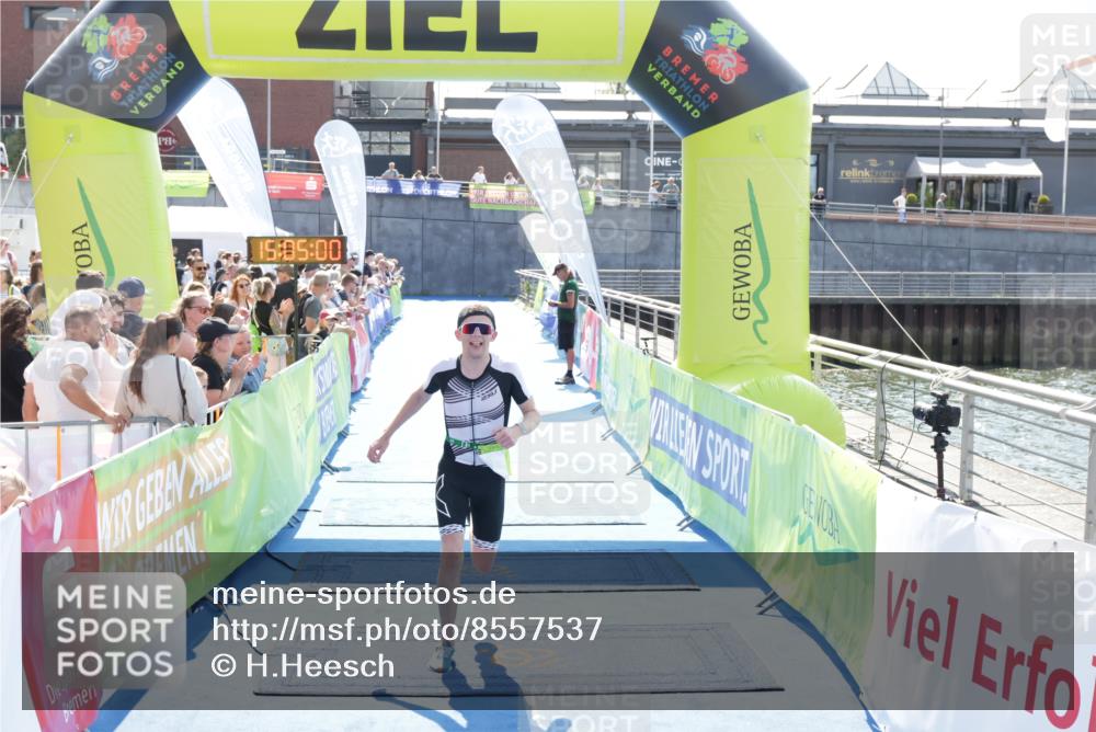 10.08.2025 - GEWOBA Citytriathlon Bremen H.Heesch http://msf.ph/oto/8557537 10.08.2025 15:05:04 Ziel 95, 271 meine-sportfotos.de
