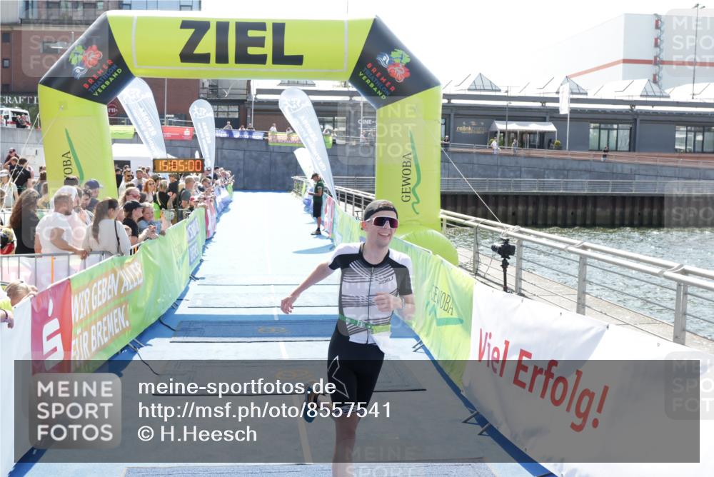 10.08.2025 - GEWOBA Citytriathlon Bremen H.Heesch http://msf.ph/oto/8557541 10.08.2025 15:05:04 Ziel 95, 271 meine-sportfotos.de
