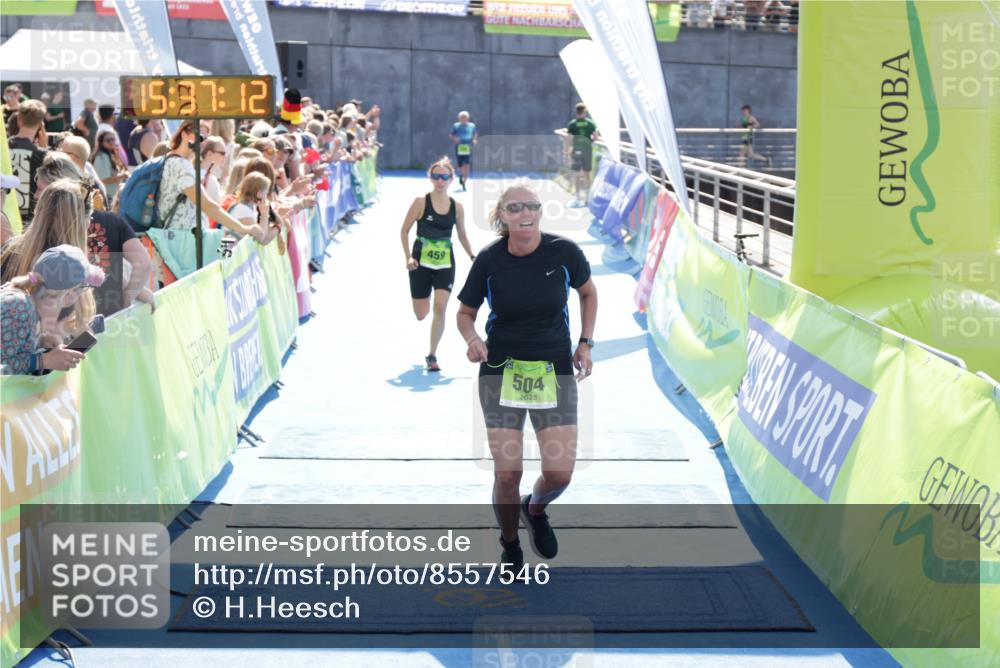 10.08.2025 - GEWOBA Citytriathlon Bremen H.Heesch http://msf.ph/oto/8557546 10.08.2025 15:37:16 Ziel 9, 359, 459, 504 meine-sportfotos.de