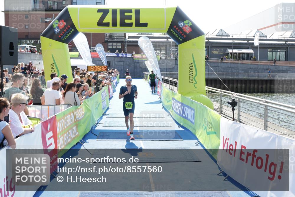 10.08.2025 - GEWOBA Citytriathlon Bremen H.Heesch http://msf.ph/oto/8557560 10.08.2025 15:05:36 Ziel 268 meine-sportfotos.de