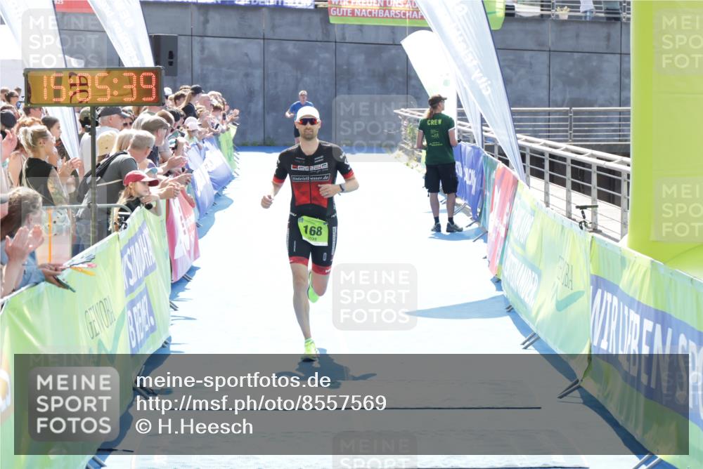 10.08.2025 - GEWOBA Citytriathlon Bremen H.Heesch http://msf.ph/oto/8557569 10.08.2025 15:05:43 Ziel 168 meine-sportfotos.de