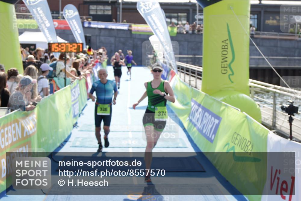 10.08.2025 - GEWOBA Citytriathlon Bremen H.Heesch http://msf.ph/oto/8557570 10.08.2025 15:37:31 Ziel 336, 342, 373, 374, 473 meine-sportfotos.de