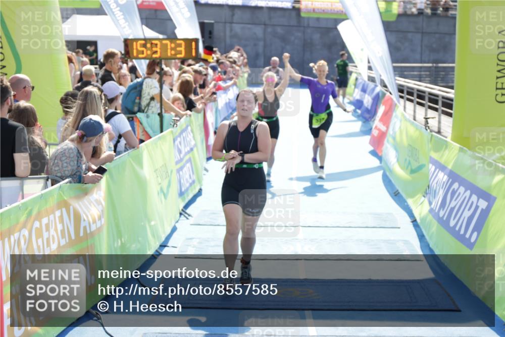 10.08.2025 - GEWOBA Citytriathlon Bremen H.Heesch http://msf.ph/oto/8557585 10.08.2025 15:37:35 Ziel 157, 336, 342, 373, 374, 473 meine-sportfotos.de