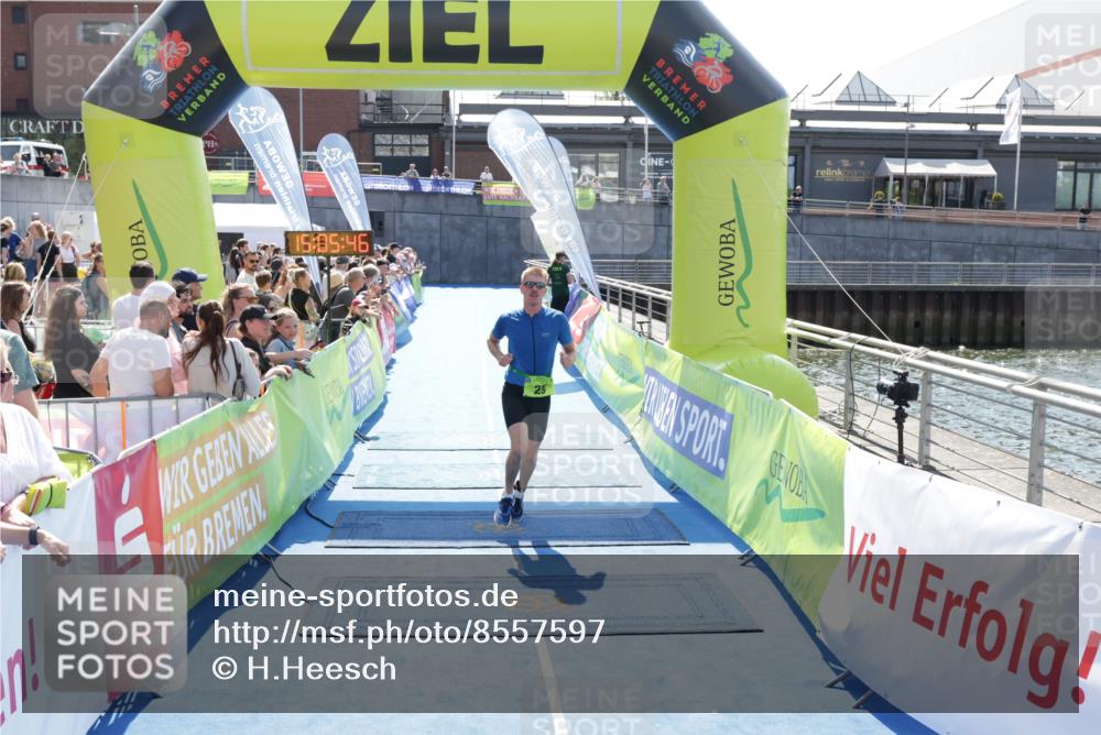 10.08.2025 - GEWOBA Citytriathlon Bremen H.Heesch http://msf.ph/oto/8557597 10.08.2025 15:05:50 Ziel 25, 168 meine-sportfotos.de