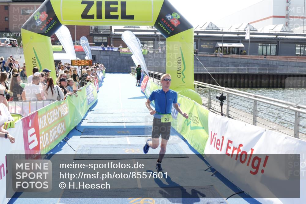 10.08.2025 - GEWOBA Citytriathlon Bremen H.Heesch http://msf.ph/oto/8557601 10.08.2025 15:05:51 Ziel 25, 168 meine-sportfotos.de