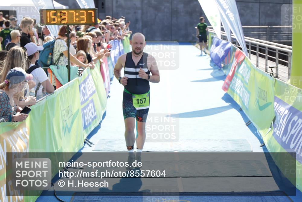10.08.2025 - GEWOBA Citytriathlon Bremen H.Heesch http://msf.ph/oto/8557604 10.08.2025 15:37:41 Ziel 157, 342, 373, 473 meine-sportfotos.de