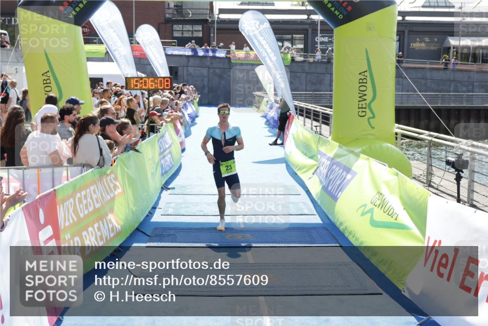 10.08.2025 - GEWOBA Citytriathlon Bremen H.Heesch http://msf.ph/oto/8557609 10.08.2025 15:06:12 Ziel 23 meine-sportfotos.de