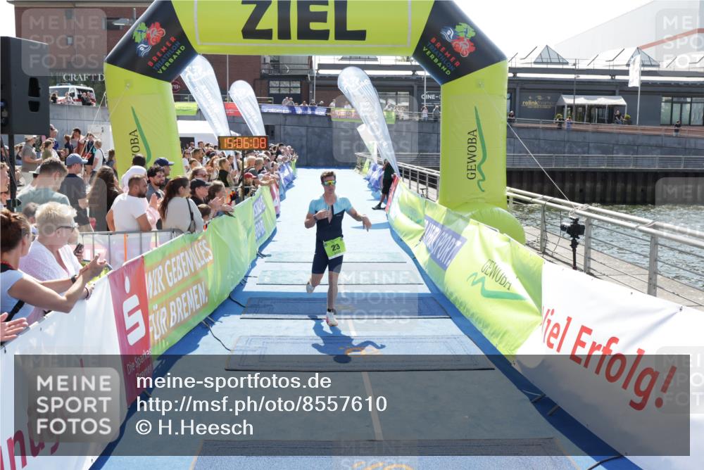 10.08.2025 - GEWOBA Citytriathlon Bremen H.Heesch http://msf.ph/oto/8557610 10.08.2025 15:06:12 Ziel 23 meine-sportfotos.de