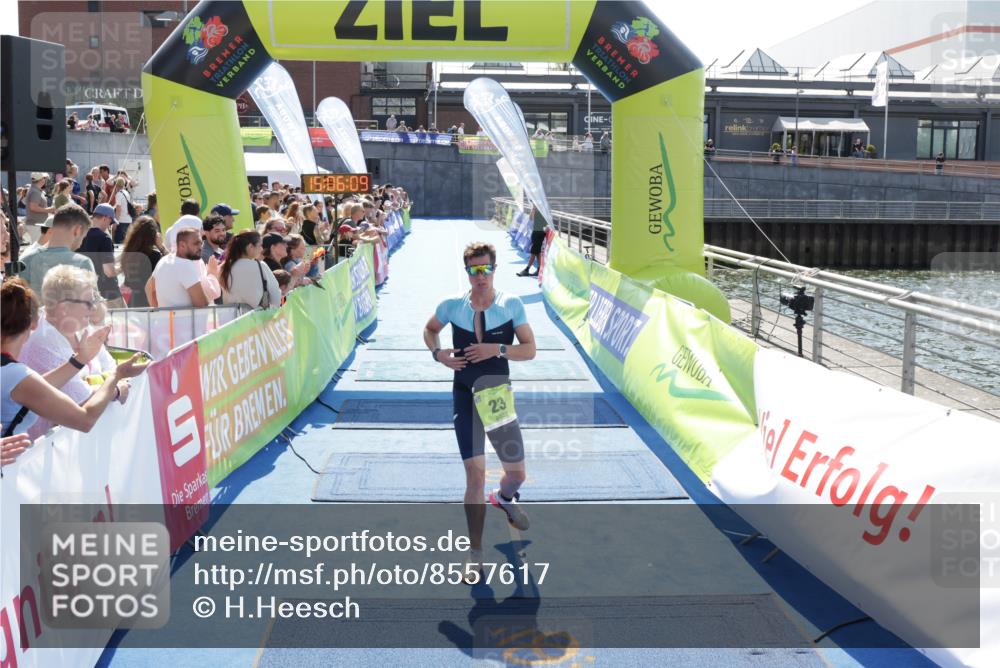 10.08.2025 - GEWOBA Citytriathlon Bremen H.Heesch http://msf.ph/oto/8557617 10.08.2025 15:06:13 Ziel 23 meine-sportfotos.de