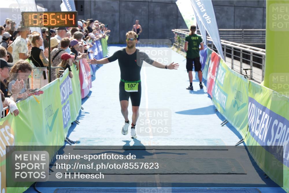 10.08.2025 - GEWOBA Citytriathlon Bremen H.Heesch http://msf.ph/oto/8557623 10.08.2025 15:06:48 Ziel 107 meine-sportfotos.de