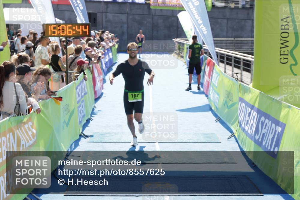 10.08.2025 - GEWOBA Citytriathlon Bremen H.Heesch http://msf.ph/oto/8557625 10.08.2025 15:06:48 Ziel 107 meine-sportfotos.de