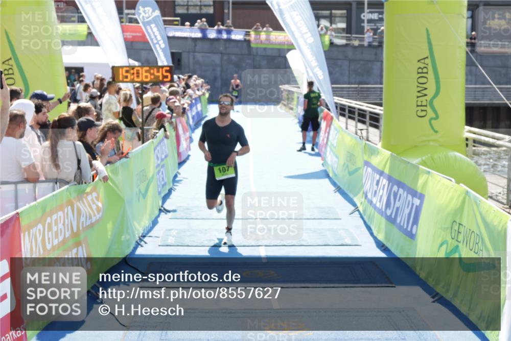 10.08.2025 - GEWOBA Citytriathlon Bremen H.Heesch http://msf.ph/oto/8557627 10.08.2025 15:06:49 Ziel 107 meine-sportfotos.de