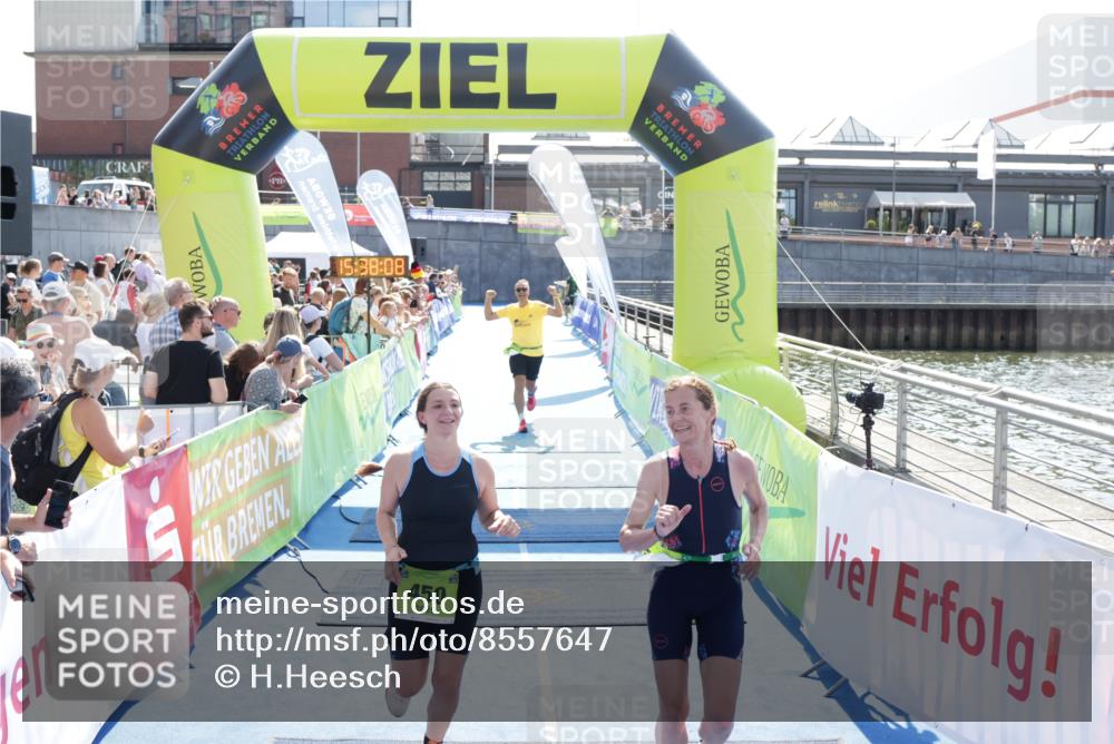 10.08.2025 - GEWOBA Citytriathlon Bremen H.Heesch http://msf.ph/oto/8557647 10.08.2025 15:38:12 Ziel 231, 318, 450, 524 meine-sportfotos.de