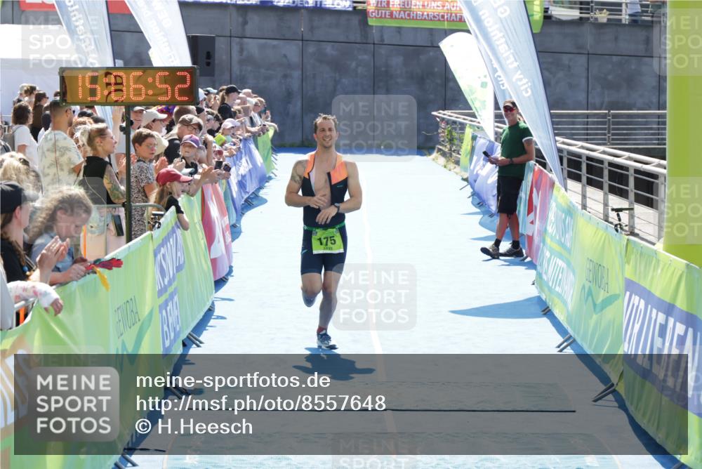 10.08.2025 - GEWOBA Citytriathlon Bremen H.Heesch http://msf.ph/oto/8557648 10.08.2025 15:06:56 Ziel 107, 175 meine-sportfotos.de