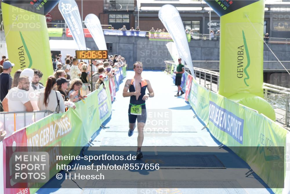 10.08.2025 - GEWOBA Citytriathlon Bremen H.Heesch http://msf.ph/oto/8557656 10.08.2025 15:06:57 Ziel 175 meine-sportfotos.de