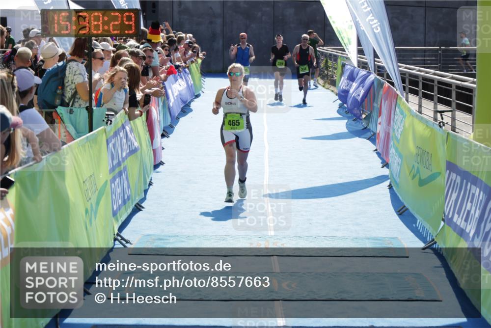 10.08.2025 - GEWOBA Citytriathlon Bremen H.Heesch http://msf.ph/oto/8557663 10.08.2025 15:38:33 Ziel 465 meine-sportfotos.de
