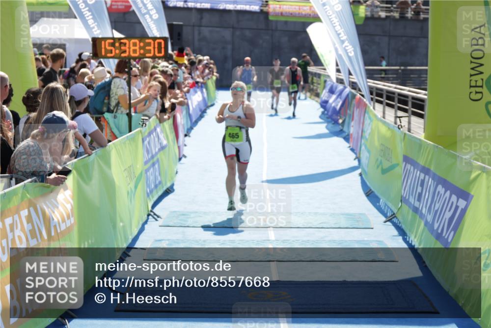 10.08.2025 - GEWOBA Citytriathlon Bremen H.Heesch http://msf.ph/oto/8557668 10.08.2025 15:38:34 Ziel 332, 379, 465 meine-sportfotos.de