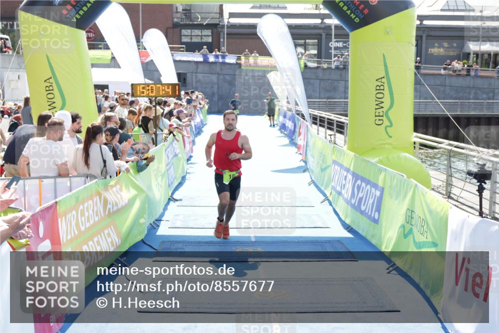 10.08.2025 - GEWOBA Citytriathlon Bremen H.Heesch http://msf.ph/oto/8557677 10.08.2025 15:07:45 Ziel 10 meine-sportfotos.de