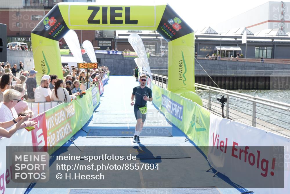 10.08.2025 - GEWOBA Citytriathlon Bremen H.Heesch http://msf.ph/oto/8557694 10.08.2025 15:07:52 Ziel 10, 117 meine-sportfotos.de