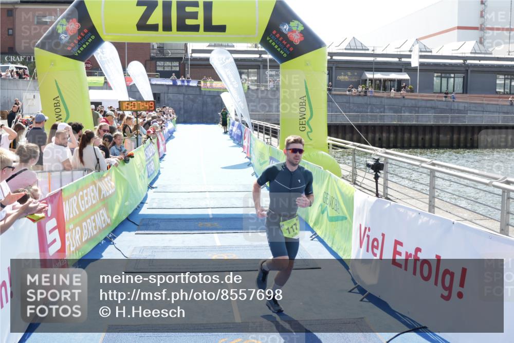 10.08.2025 - GEWOBA Citytriathlon Bremen H.Heesch http://msf.ph/oto/8557698 10.08.2025 15:07:53 Ziel 117 meine-sportfotos.de