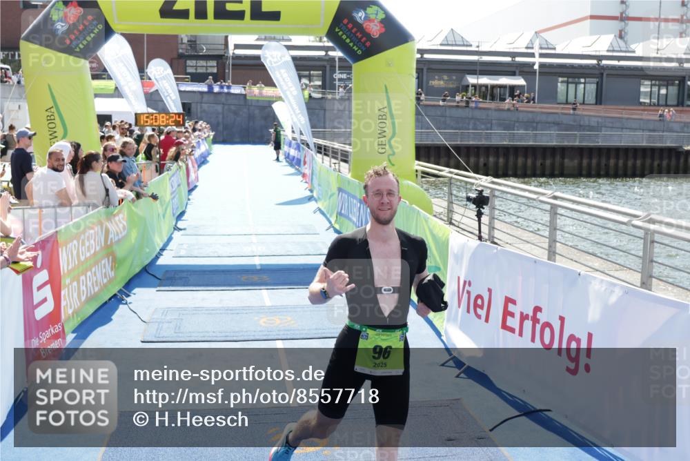 10.08.2025 - GEWOBA Citytriathlon Bremen H.Heesch http://msf.ph/oto/8557718 10.08.2025 15:08:28 Ziel 96 meine-sportfotos.de