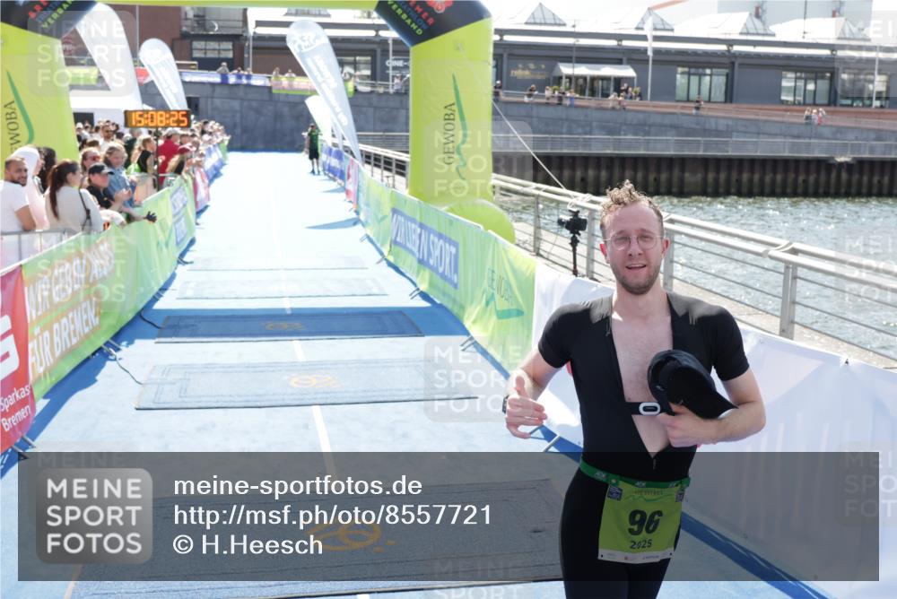 10.08.2025 - GEWOBA Citytriathlon Bremen H.Heesch http://msf.ph/oto/8557721 10.08.2025 15:08:29 Ziel 96 meine-sportfotos.de