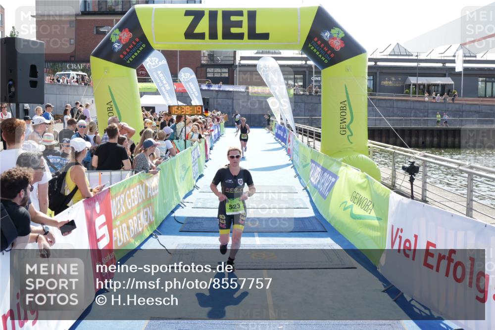 10.08.2025 - GEWOBA Citytriathlon Bremen H.Heesch http://msf.ph/oto/8557757 10.08.2025 15:39:23 Ziel 510, 523 meine-sportfotos.de