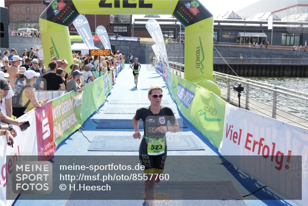 10.08.2025 - GEWOBA Citytriathlon Bremen H.Heesch http://msf.ph/oto/8557760 10.08.2025 15:39:24 Ziel 510, 523 meine-sportfotos.de