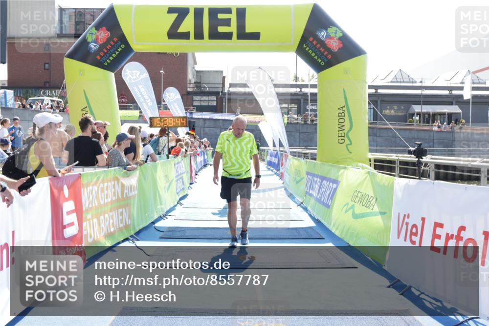 10.08.2025 - GEWOBA Citytriathlon Bremen H.Heesch http://msf.ph/oto/8557787 10.08.2025 15:39:48 Ziel 305, 428, 501 meine-sportfotos.de