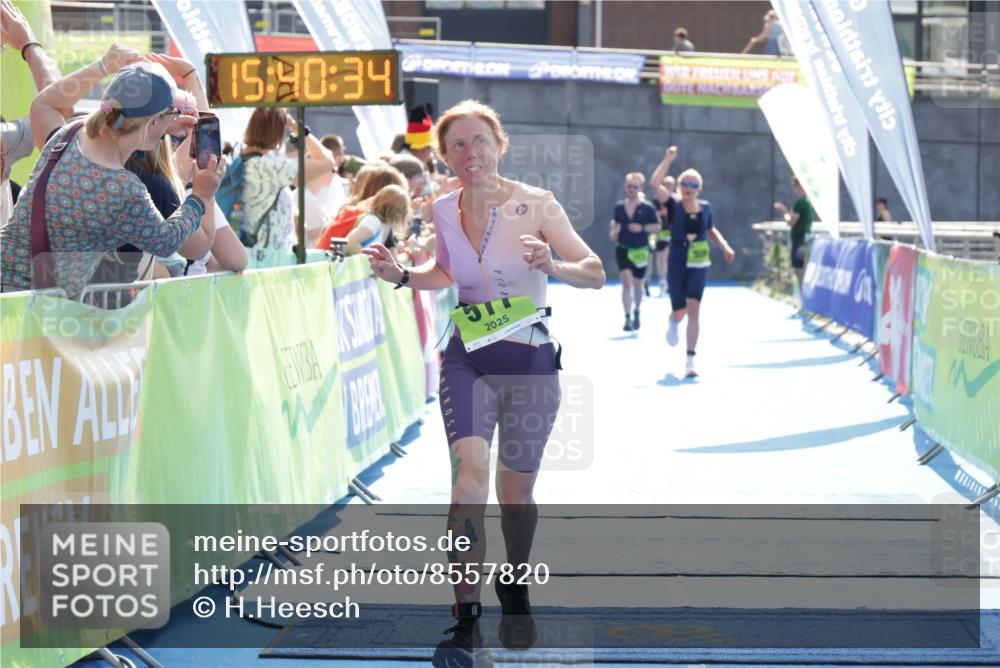 10.08.2025 - GEWOBA Citytriathlon Bremen H.Heesch http://msf.ph/oto/8557820 10.08.2025 15:40:38 Ziel 316, 361, 511 meine-sportfotos.de