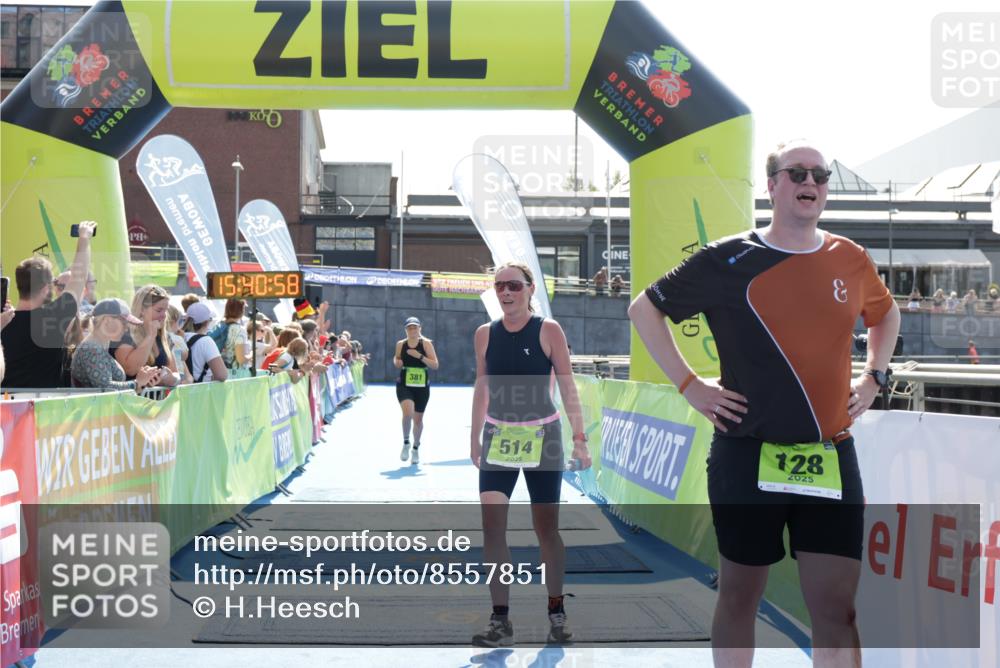 10.08.2025 - GEWOBA Citytriathlon Bremen H.Heesch http://msf.ph/oto/8557851 10.08.2025 15:41:02 Ziel 128, 158, 366, 381, 514 meine-sportfotos.de